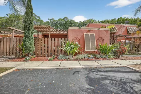 1533 Fairway Rd, Pembroke Pines, FL 33026