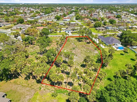 2008 SW Leafy Rd, Port St Lucie, FL 34953