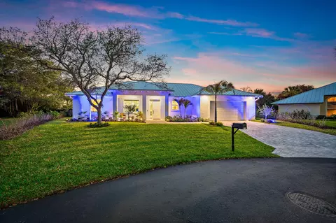 8508 SE Woodwind St, Hobe Sound, FL 33455