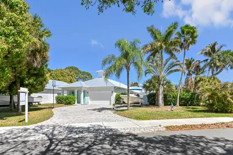 443 SE Dolphin Dr, Stuart, FL 34996