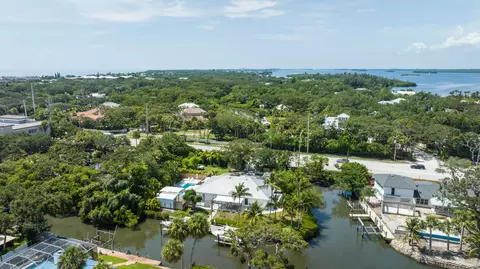 649 E Causeway Blvd, Vero Beach, FL 32963