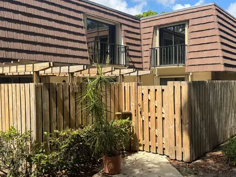 219 2nd Ln, Palm Beach Gardens, FL 33418