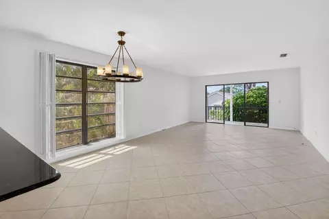 21691 Cypress Rd #16B, Boca Raton, FL 33433