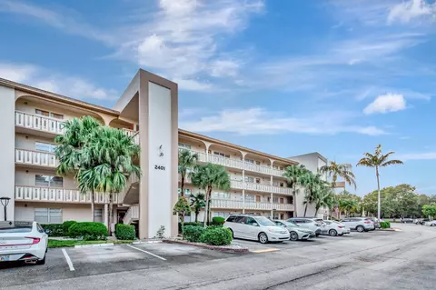 2401 Antigua Cir #F1, Coconut Creek, FL 33066