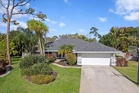 551 Kingsbury Ter, Wellington, FL 33414