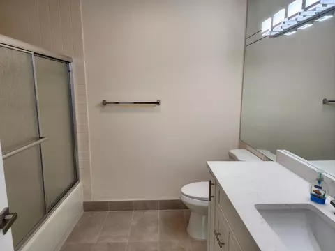 Bath - 232 River Park Dr, Jupiter, FL 33477 photo 2 of 3