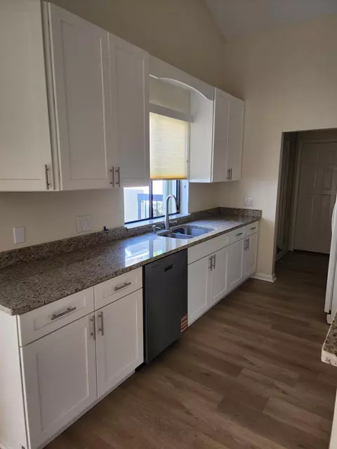 Kitchen - 232 River Park Dr, Jupiter, FL 33477 photo 1 of 3