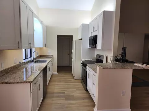 Kitchen - 232 River Park Dr, Jupiter, FL 33477 photo 3 of 3