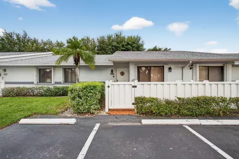 2640 Gately Dr W #406, West Palm Beach, FL 33415