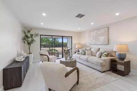 47 Stratford Ln W #F, Boynton Beach, FL 33436