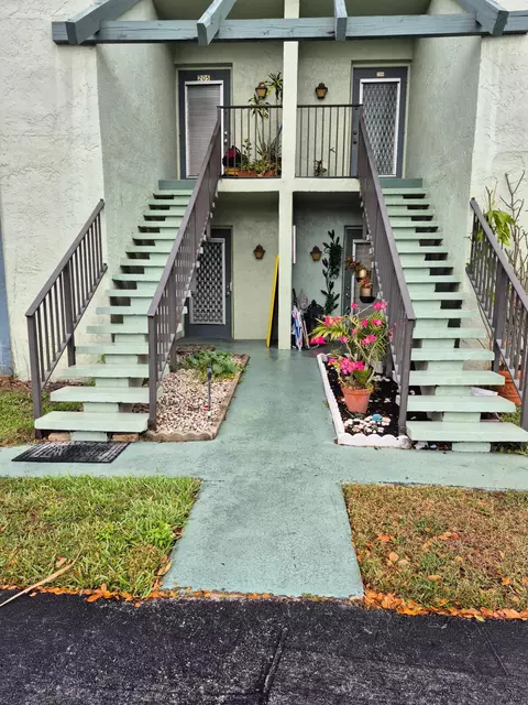 7321 NW 18th St #105, Margate, FL 33063