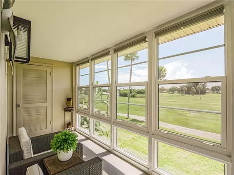55 Woodland Dr #206, Vero Beach, FL 32962