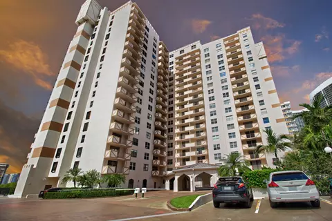 1865 S Ocean Dr #6C, Hallandale Beach, FL 33009
