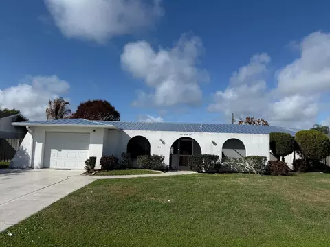 434 SE Sunnydale Ln, Port Saint Lucie, FL 34983