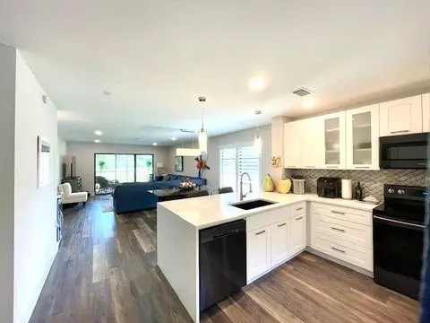 5 Stratford Dr E #D, Boynton Beach, FL 33436
