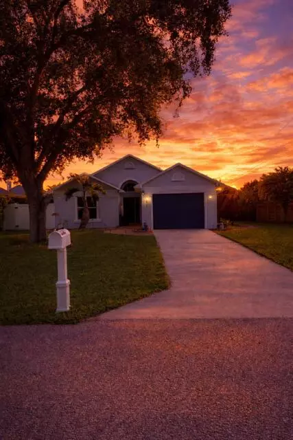 6418 Pompano St, Jupiter, FL 33458