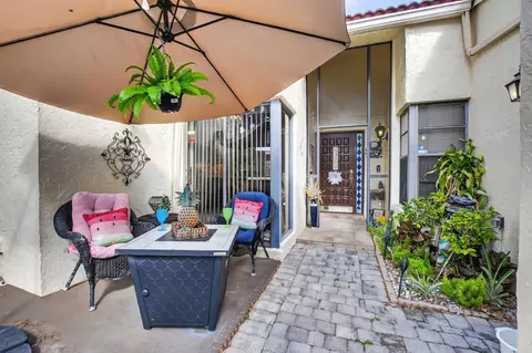 2683 Emerald Way W, Deerfield Beach, FL 33442