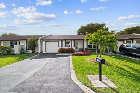 16000 Laurel Oak Cir, Delray Beach, FL 33484