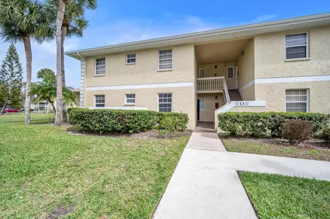 1552 SE Royal Green Cir #O-103, Port Saint Lucie, FL 34952