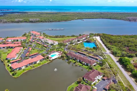 View/Area - 6041 SE Landing Way, Stuart, FL 34997 photo 6 of 7