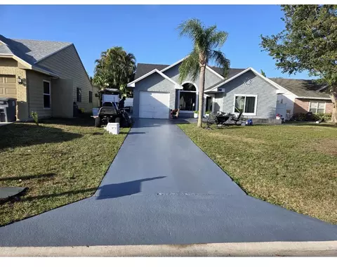 8097 Cedar Hollow Ln, Boca Raton, FL 33433