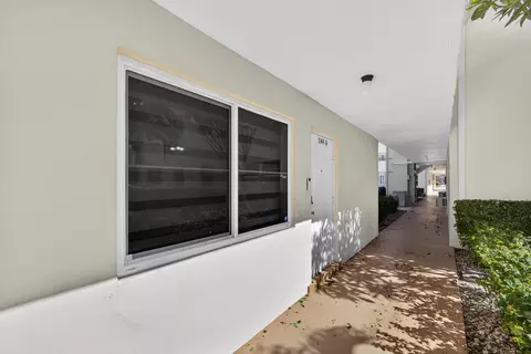144 Dorchester G, West Palm Beach, FL 33417