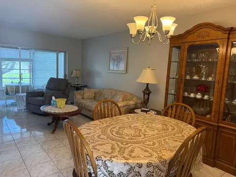 3001 NW 46th Ave #204, Lauderdale Lakes, FL 33313