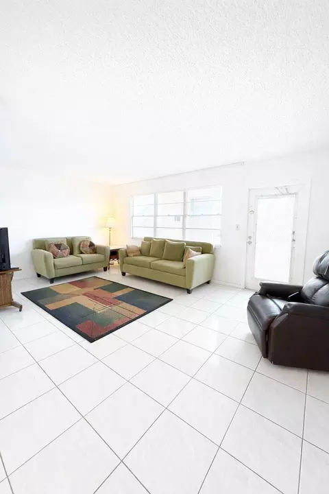 2030 Wolverton B, Boca Raton, FL 33434