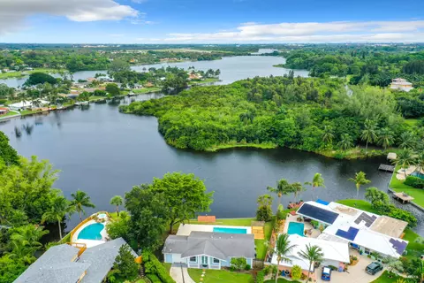6803 Kingston Dr, Lake Worth, FL 33462