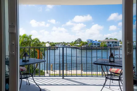521 N Riverside Dr #208, Pompano Beach, FL 33062