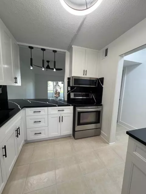 2615 Garden Dr N #104, Lake Worth Beach, FL 33461