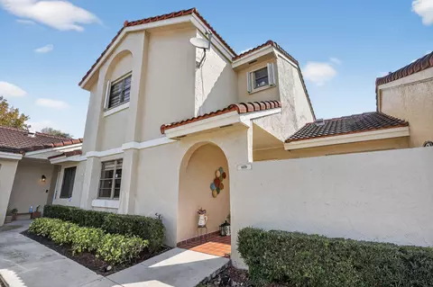 6171 NW 170th Ln, Hialeah, FL 33015