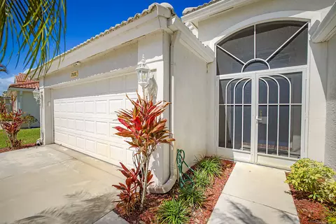7008 SE Twin Oaks Cir, Stuart, FL 34997