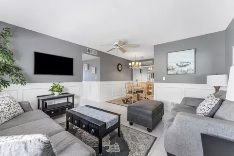 1520 Mckinley St #117E, Hollywood, FL 33020