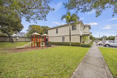 1982 Freeport Ln, Riviera Beach, FL 33404