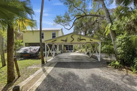 6423 Riverland Dr, Fort Pierce, FL 34982