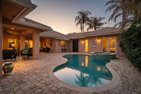 9078 Castle Harbour Cir, Vero Beach, FL 32963