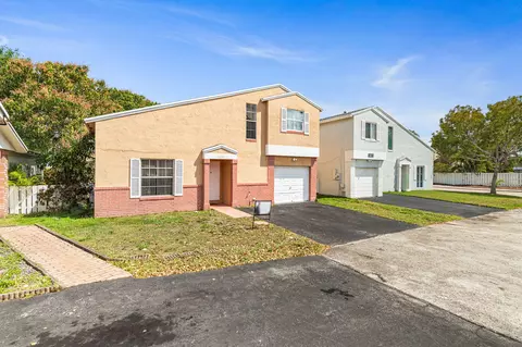 14681 N Beckley Sq, Davie, FL 33325