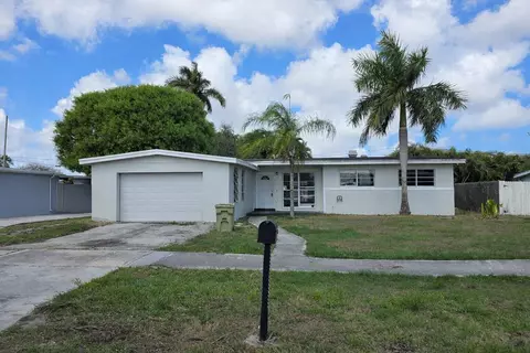 328 Ponte Vedra Rd, Palm Springs, FL 33461