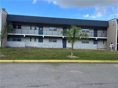 7925 S Colony Cir #107, Tamarac, FL 33321