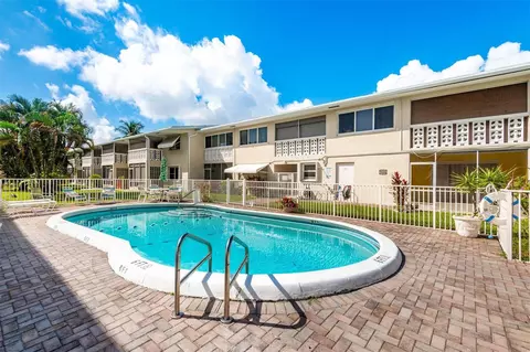 Exterior - 801 Pine Dr #20, Pompano Beach, FL 33060 photo 3 of 6