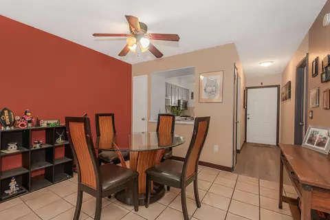 Dining - 801 Pine Dr #20, Pompano Beach, FL 33060 photo 4 of 4