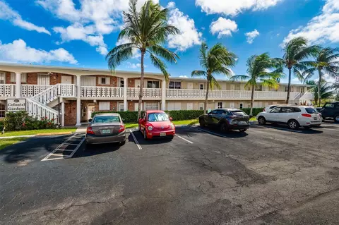 Exterior - 801 Pine Dr #20, Pompano Beach, FL 33060 photo 2 of 6