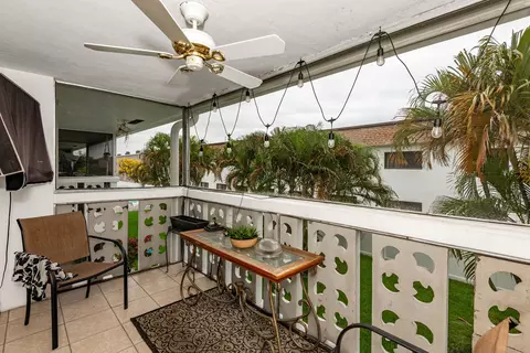 Exterior - 801 Pine Dr #20, Pompano Beach, FL 33060 photo 4 of 6