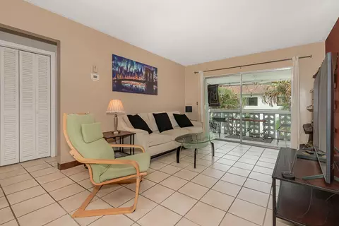 Living - 801 Pine Dr #20, Pompano Beach, FL 33060 photo 1 of 5