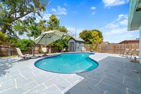 668 Snead Cir, West Palm Beach, FL 33413
