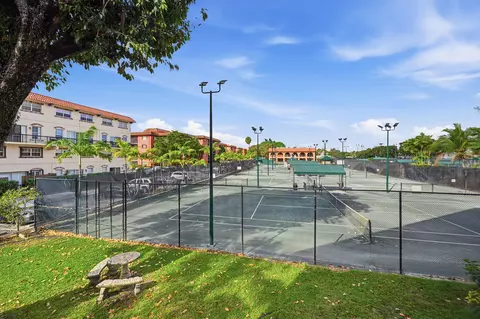 630 Tennis Club Dr #204, Fort Lauderdale, FL 33311