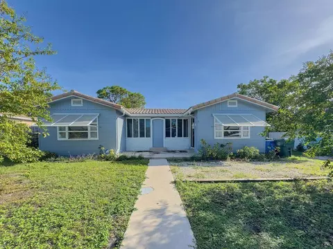 902 NE 34th St, Oakland Park, FL 33334