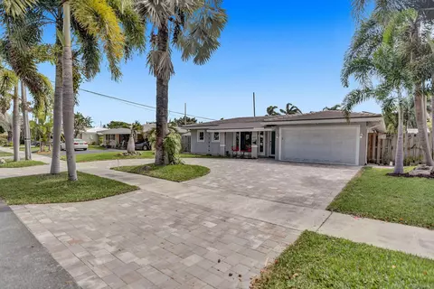 470 SE 4th Ct, Pompano Beach, FL 33060