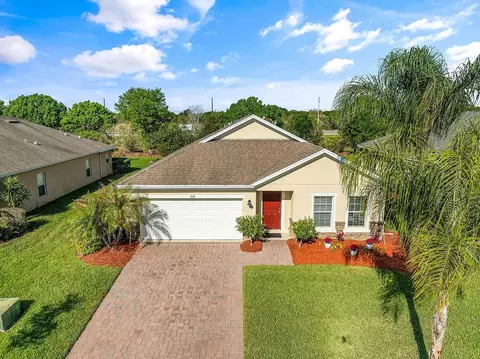 535 Valencia Cir SW, Vero Beach, FL 32968